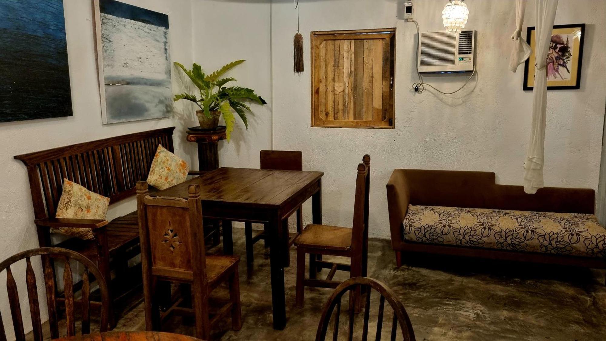 Marius B&B & Hostel Silang Exteriér fotografie