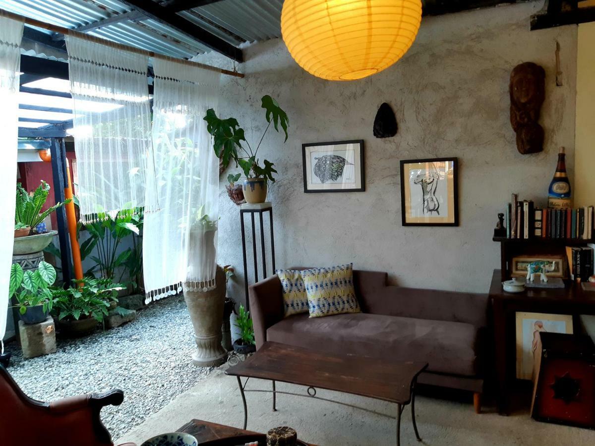 Marius B&B & Hostel Silang Exteriér fotografie